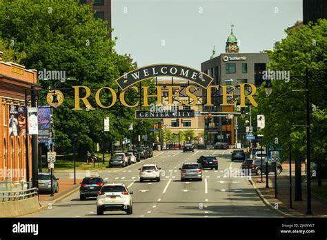 Welcome To Rochester Sign Banner Hi Res Stock Photography And Images