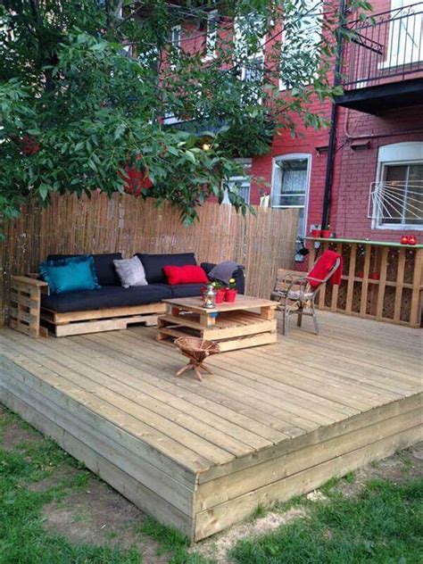 My easy and budget friendly diy floating deck that cost less than $500 and was put together during naptime. 21 Easy and Inexpensive Floating Deck Ideas For Your Backyard