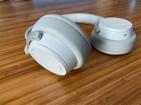 Microsoft Surface Headphones 2 Review Anc Bluetooth Style The Tech