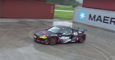 700 Hp Audi R8 Twin Turbo With Manual Gearbox Goes Drifting In The Wet