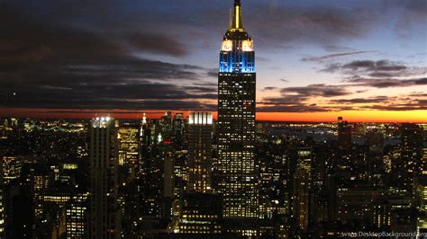 Empire State Building At Night Christmas Wallpaper. Desktop Background
