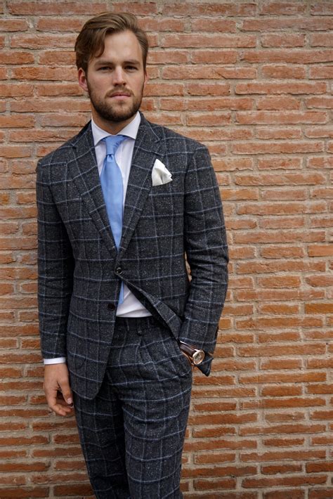 Pitti-uomo-checkered-suit-blue-tie-trench-coat-style-man-8 - Carl Navè