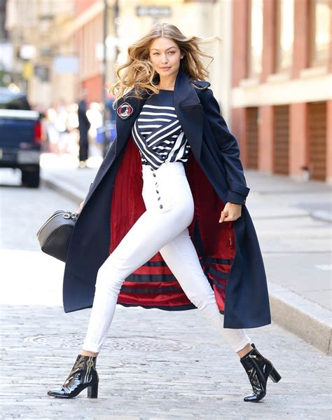 Gigi Hadid S Model Pose During A Photo Shoot In New York City Lainey Gossip Entertainment Update