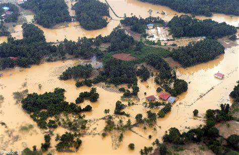 3 / 4, 2021 banjir malaysia. Floods kill 21 in Malaysia, waters recede, Malaysia News ...