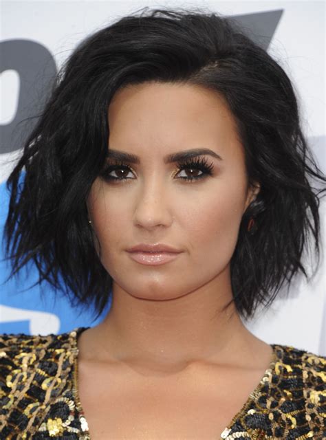 Is Demi Lovato On Team Calvin Refinery29 Short Dark Hair Short Straight Hair Demi Lovato