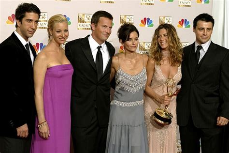 Matthew Perry S Friends Co Stars Pay Tribute To Fallen Cast Mate