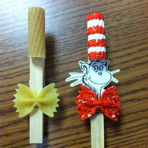 I personally think the cat in the hat children's book is one of the most recognizable dr seuss books around. Dr. Seuss Crafts for Kids - Hative