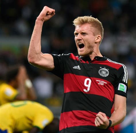 Neymarist zwar verletzt, im stadion wird er aber trotzdem dabei sein: Halbfinale WM 2014: Wahnsinn! Sieben Mal Note eins für ...