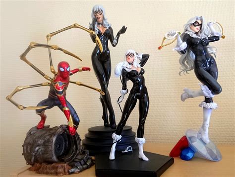 spidey and the black cats