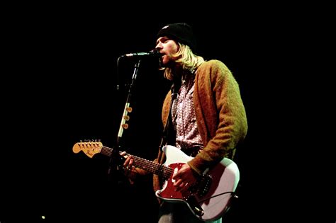Kurt cobain was born on february 20 1967, in aberdeen, washington. Kurt Cobain : sa guitare vendu à 1 millions de dollard ...