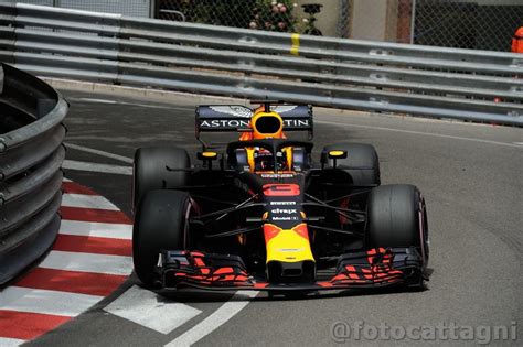 Lewis hamilton tenta la fuga nel mondiale piloti f1, portandosi a +17 su valtteri bottas. F1, GP Monaco Montecarlo 2018: prove libere 2. Daniel ...