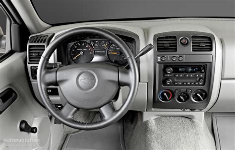 Crew cabs have 60/40 split rear seats, with rather tight legroom. CHEVROLET Colorado Regular Cab specs - 2009, 2010, 2011 ...