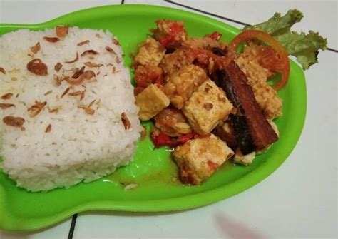 Ikan tongkol adalah varian ikan laut yang disantap untuk menu makan siang. Resep 015. Tongkol Tahu Tempe Bumbu Rujak oleh Sendy Wahyu ...