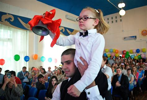 The Last Bell Russian Teenagers Celebrate End Of School Russia Beyond