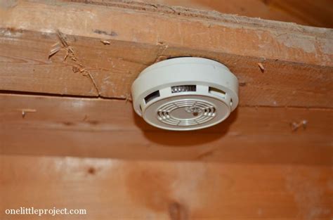 Eit's highly likely you've seen the public service announcement from your local fire department telling you the best way to avoid a fire disaster is to make sure your smoke detectors are always in good working order. How to change the battery in a smoke detector