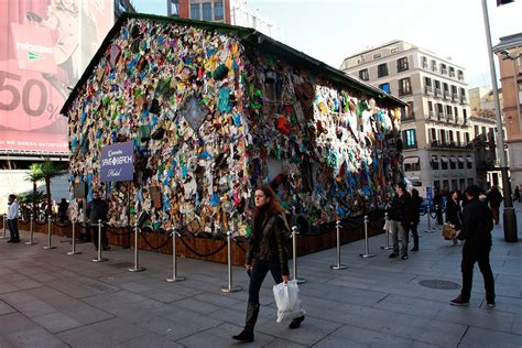 A Load Of Rubbish Eco Artist Ha Schults Trash People Sculptures