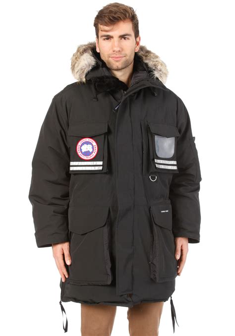 These men's parkas are designed to keep you warm and protected in even the most extreme environments. NEU CANADA GOOSE Snow Mantra Parka Jacket Herren ...