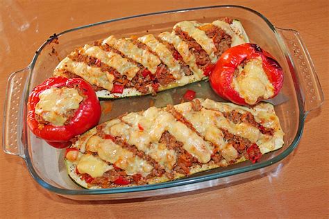 Gefüllte Hack Zucchini von Laralubilu