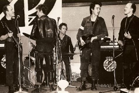 ¿cuÁl es realmente la primera banda de punk revista feel