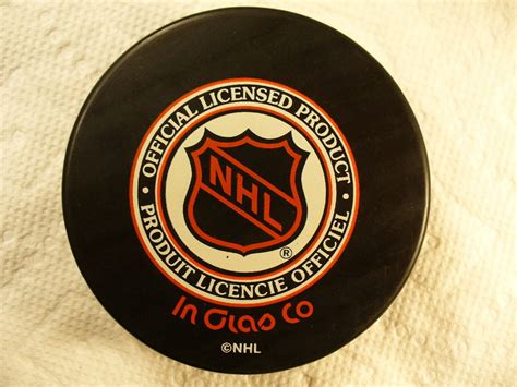 nhl vancouver canucks 90 s retro series souvenir logo hockey puck collect pucks ebay