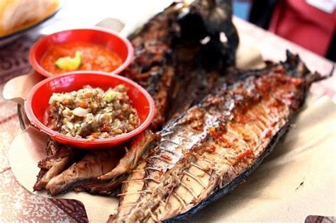 Selain ikan kakap merah bisa dipakai jenis ikan kerapu yang tebal kokoh dagingnya. Membuat Masakan Ikan Tongkol Bakar Dari Khas Manado Yang ...