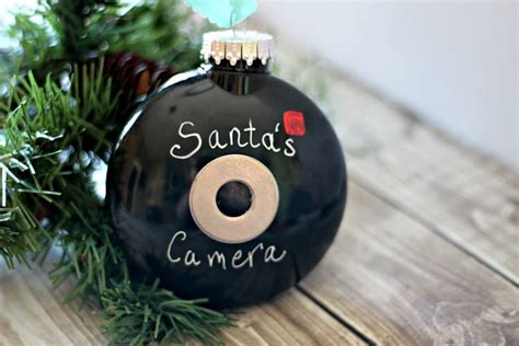 Find expert advice along with how to videos and articles, including instructions on how to make, cook, grow, or do almost anything. This Santa Cam Ornament Is An Awesome Alternative To Elf On The Shelf • AwesomeJelly.com