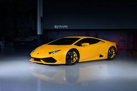 Exotic Nature Of Yellow Lamborghini Huracan Revealed By Matte Black