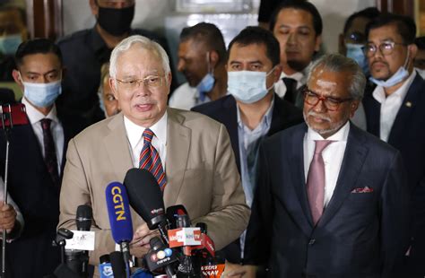 Malaysian Ex Pm Najib Given 12 Years In Jail In 1mdb Scandal