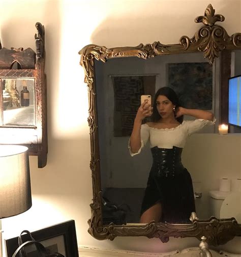 𝖒𝖎𝖆 𝖈𝖆𝖗𝖚𝖈𝖈𝖎 🐺 𝖞𝖚𝖓𝖌 𝖈𝖊𝖗𝖊𝖆𝖑☆ on instagram “una traicionera 🥀” outfit inspo instagram mirror