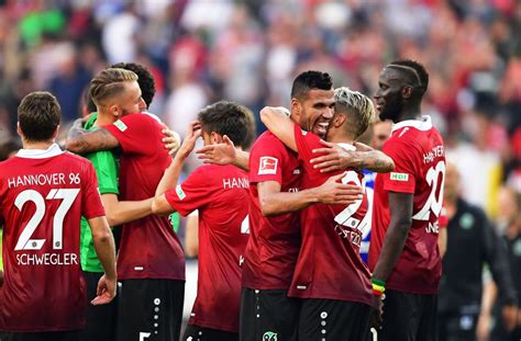 Fifa 21 ratings for hannover 96 in career mode. Bundesliga: Hannover 96 schlägt Schalke 04 mit 1:0 - Fußball - Stuttgarter Zeitung