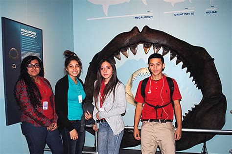 Macarthur Ninth Grade School Students Visit Houston Museum Of Natural