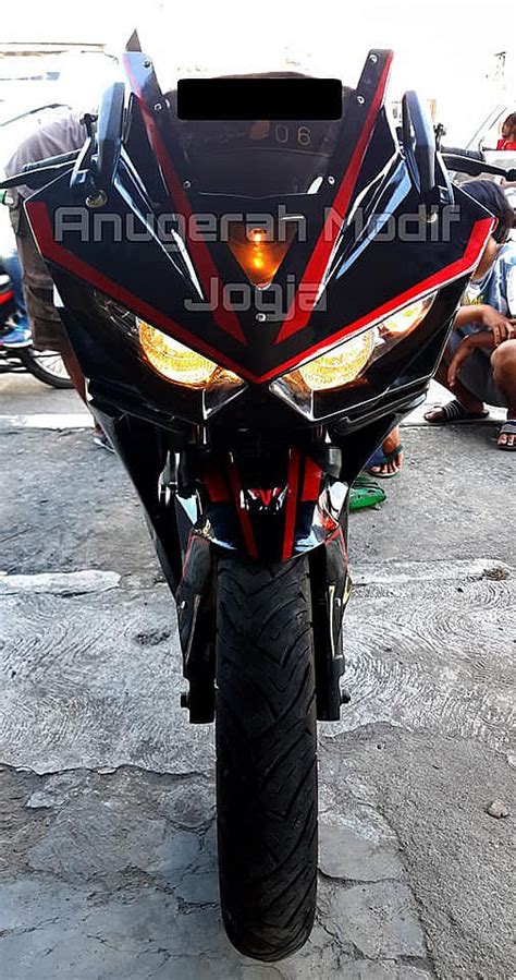 Modif vixion advance simple present, modif vixion 2019, modif vixion old, gambar modif vixion, modif vixion jari 2013 hitam, modif vixion 2012, modif vixion merah marun. New Vixion Advance Modif Rasa R25 V2 Mix Cover Tangky CBR250RR