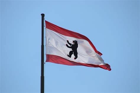 Neujahrstag (01.01.) , heilige drei könige (06.01.) , osterferien (15.02. Ferien nach Bundesland