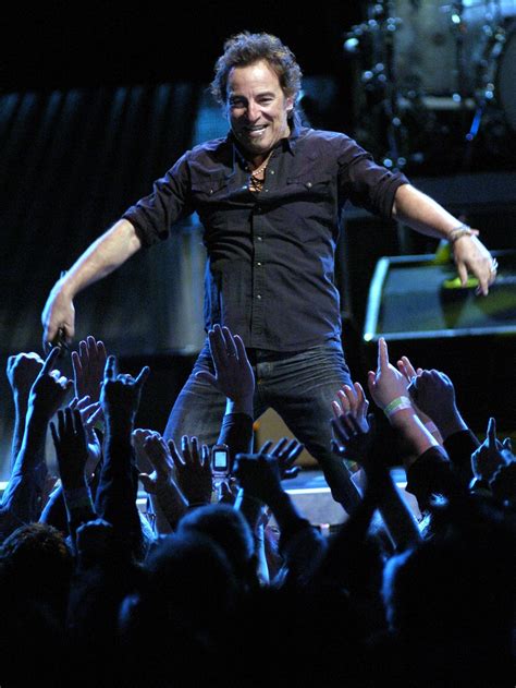 Bruce springsteen — letter to you 04:55. Springsteen singt für toten Fan aus Mallorca