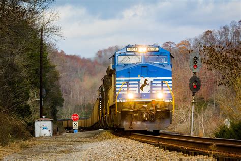 Blue Bonnet At Starnes Southbound Ns 744 Rolls Along The C Flickr