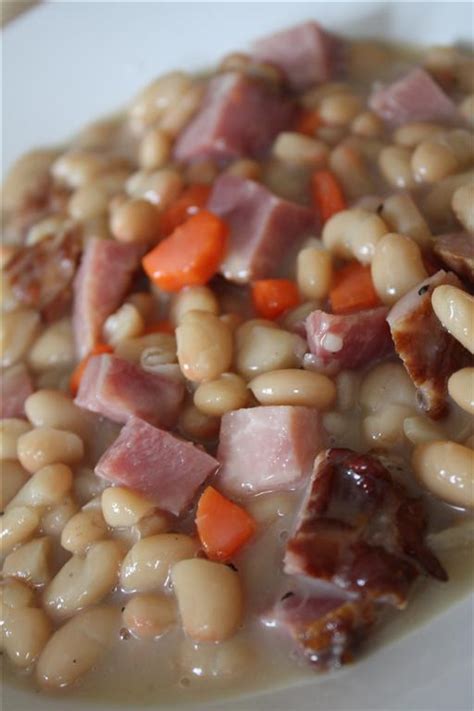 This easy ham and white bean soup is one of my favorite ones to make in the winter. Easy Ham and Bean Soup | Nutmeg Nanny