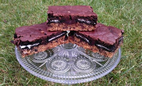 Peta says oreos are vegan while oreos faq page itself says oreos are not vegan. Oreo Brownies auf Keksboden | Oreo brownies, Oreo, Backen