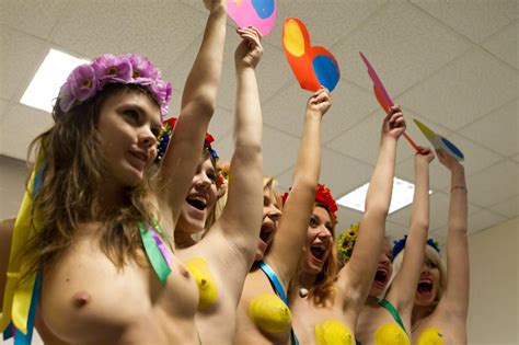 Femen Nude Protest Gallery Sankaku Complex