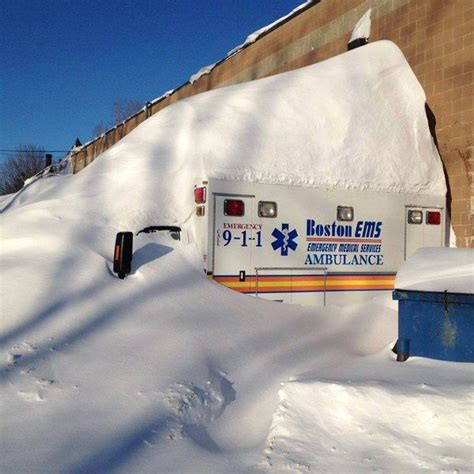 24 Pictures That Perfectly Capture How Insane The Snow In New England