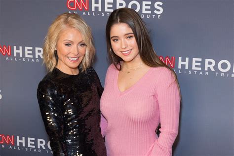Kelly Ripa S Daughter Lola Consuelos Altered Her Prom Dress To Be Sexier