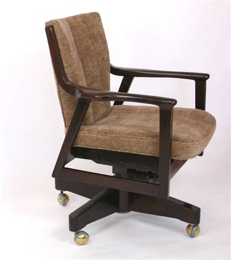 White desk chairs come in a variety of styles and materials. Mid-Century Modern Desk Chair For Sale at 1stdibs