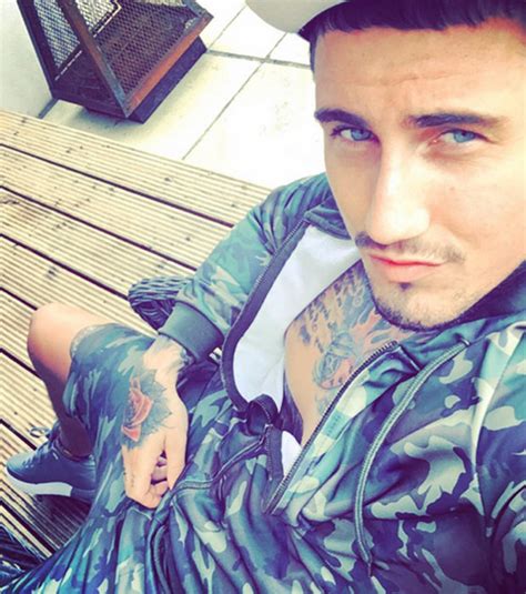 Jeremy Mcconnell Blasted By Fans After Vile Tweet About Oxfam Shoppers