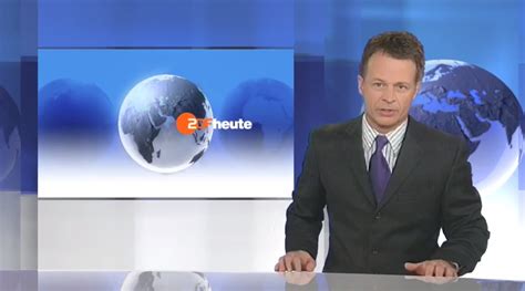 German for today) is a television news program on the german channel zdf.the main program is broadcast at 19:00, and includes news, with an emphasis on political news from germany, europe and the world, plus 'mixed' news from cultural life or entertainment, and the sports news with an extra presenter. ZDF HEUTE | DV5