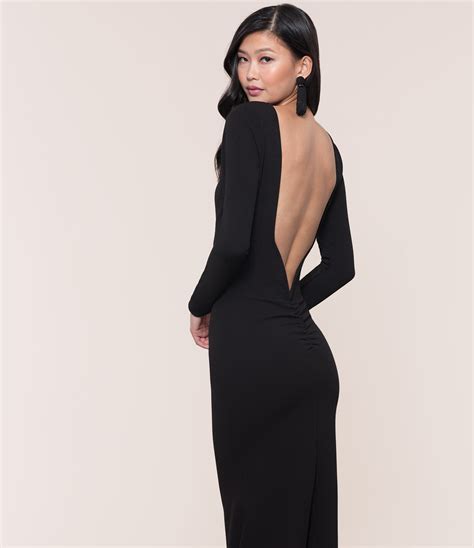 Best Tips On How To Wear Backless Dresses