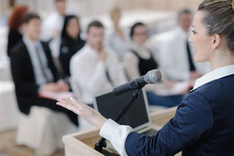 9 Effective Presentation Techniques You Can Use To Master Public Speaking