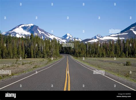 Cascade Lakes Highway Oregon Elk Hi Res Stock Photography And Images