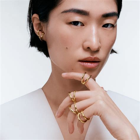 LV Volt Upside Down Ring, Yellow Gold - Jewelry - Categories | LOUIS