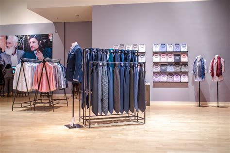 Indochino — A Man About Style