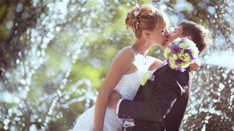 Weddings Couple First Kissing Hd Wallpaper 1080p 21a Top Wallpapers