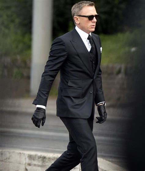 How to dress like james bond iconic alternatives. James Bond Spectre Herringbone Suit | James Bond Suit